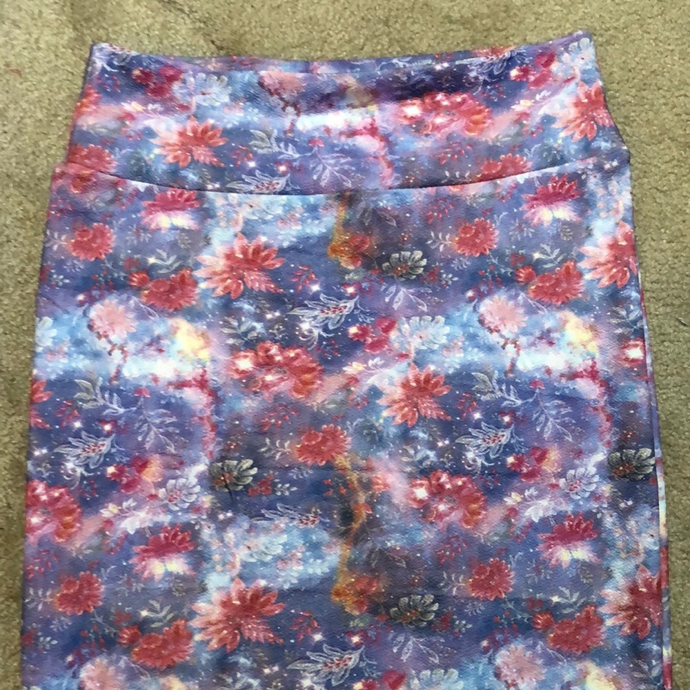 LuLaRoe Cassie pencil skirt